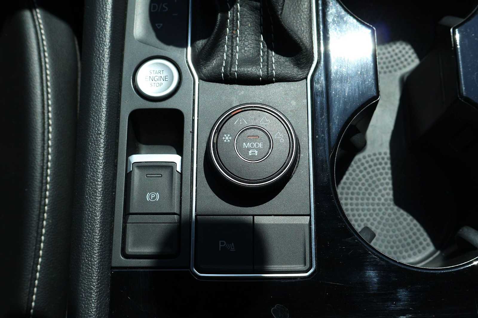 Thumbnail: 2022 Volkswagen Atlas - 24