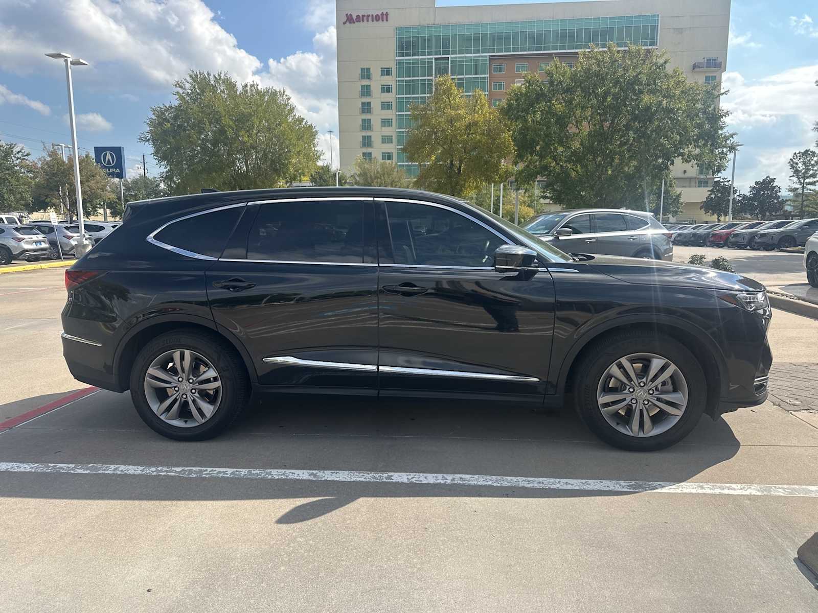 Thumbnail: 2025 Acura MDX - 4