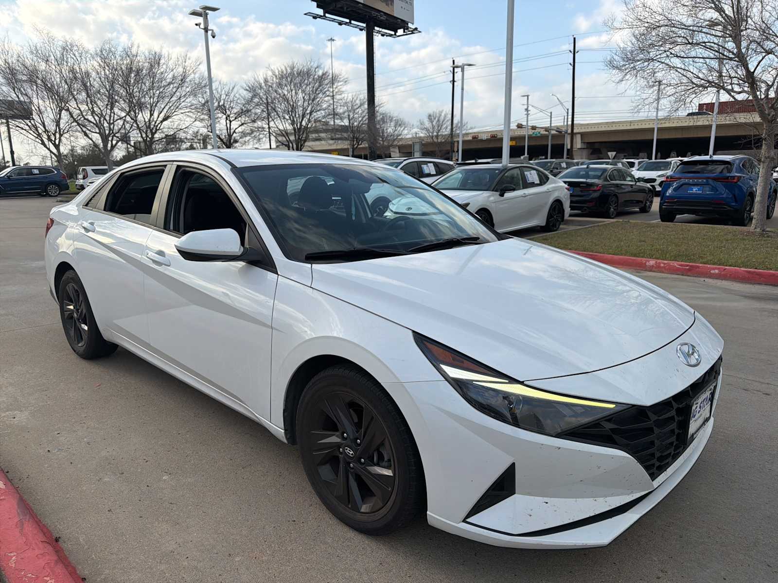 Thumbnail: 2021 Hyundai Elantra - 3