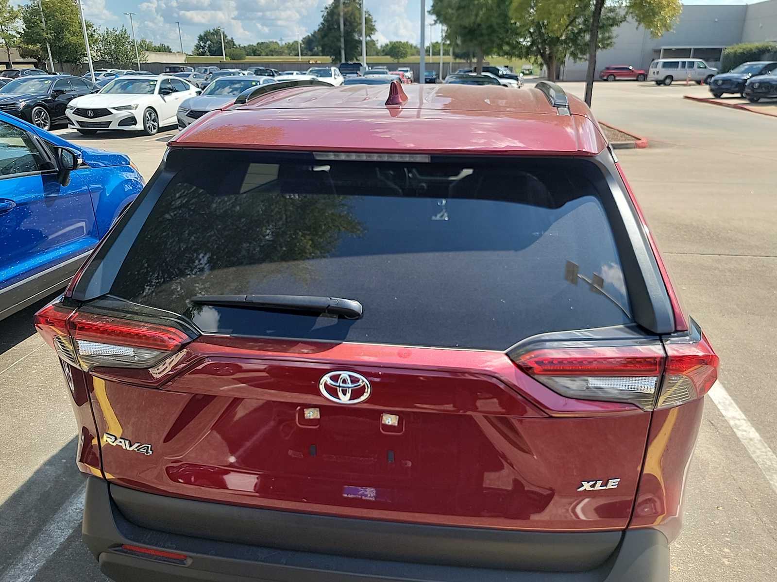 Thumbnail: 2022 Toyota RAV4 - 2