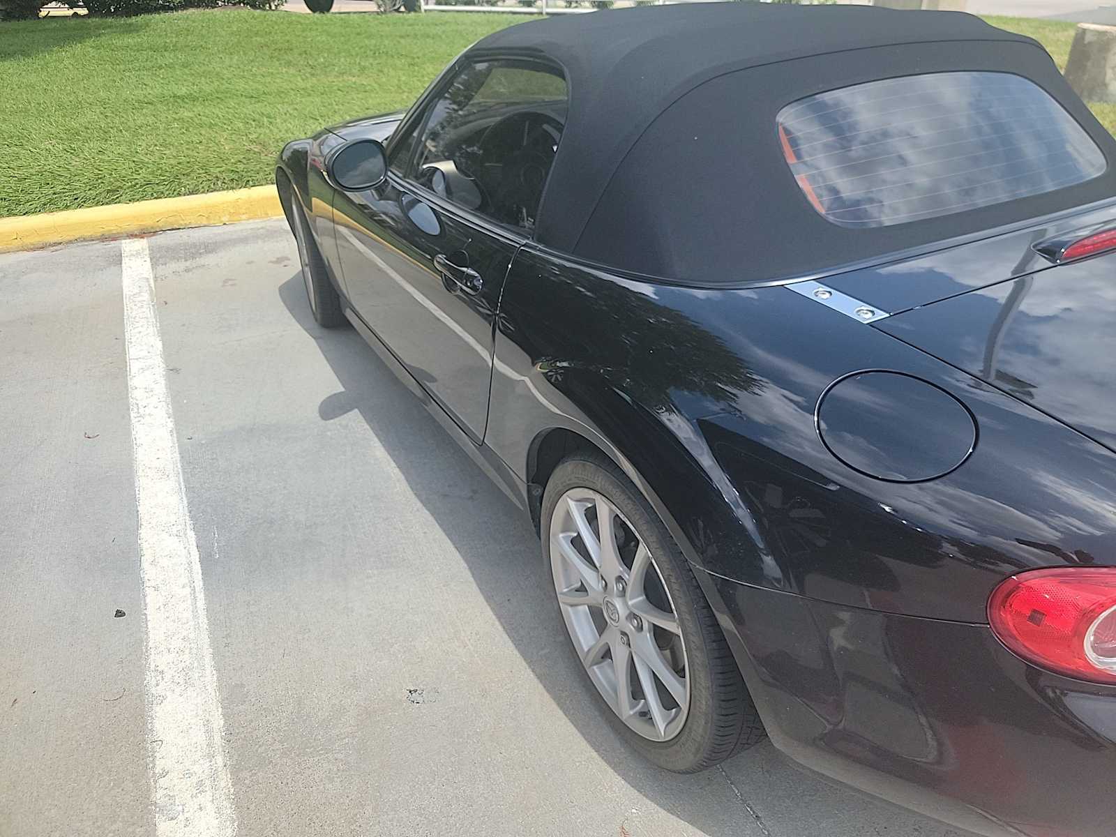 Thumbnail: 2010 Mazda MX-5 Miata - 6