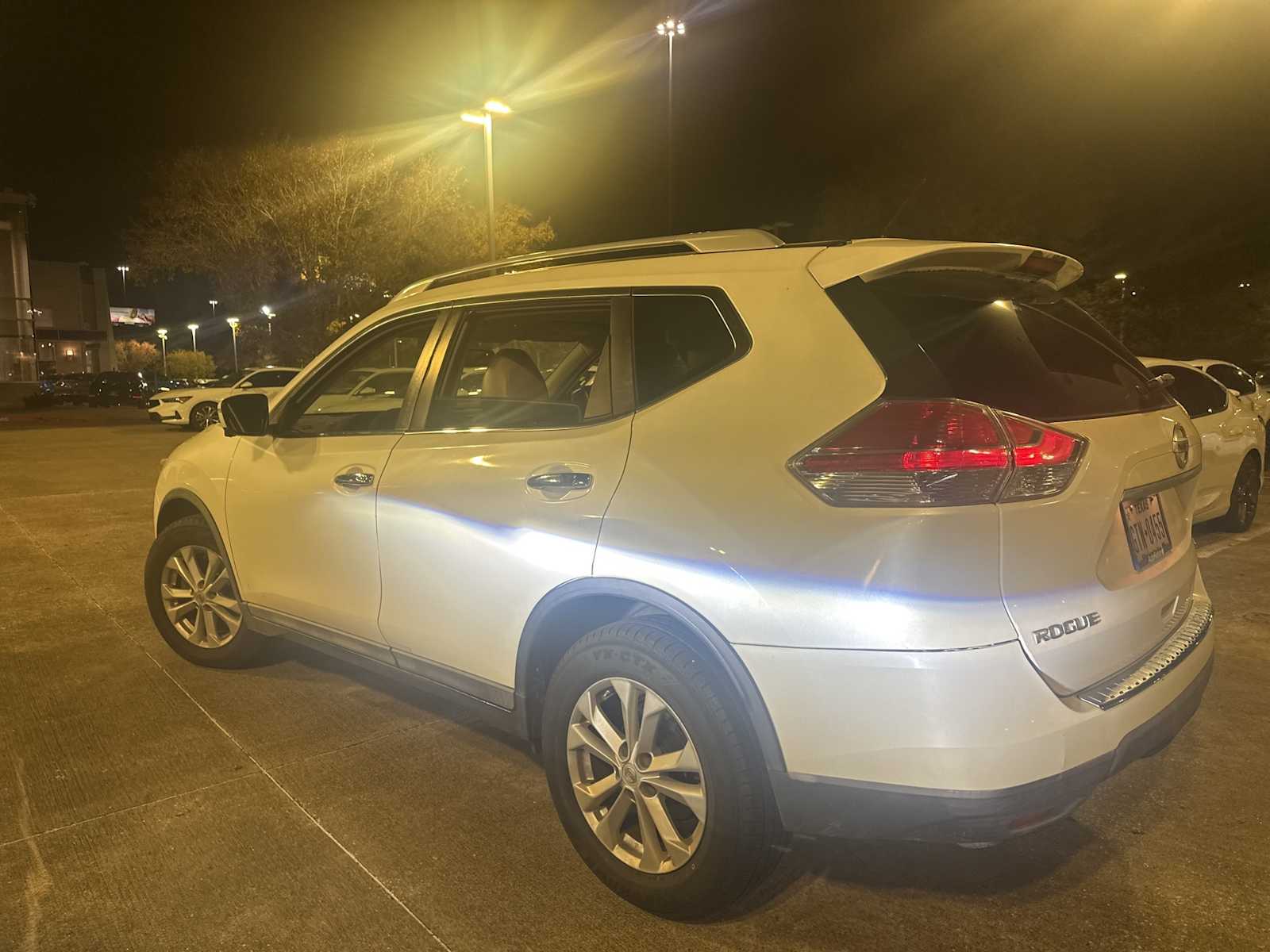 Thumbnail: 2016 Nissan Rogue - 7