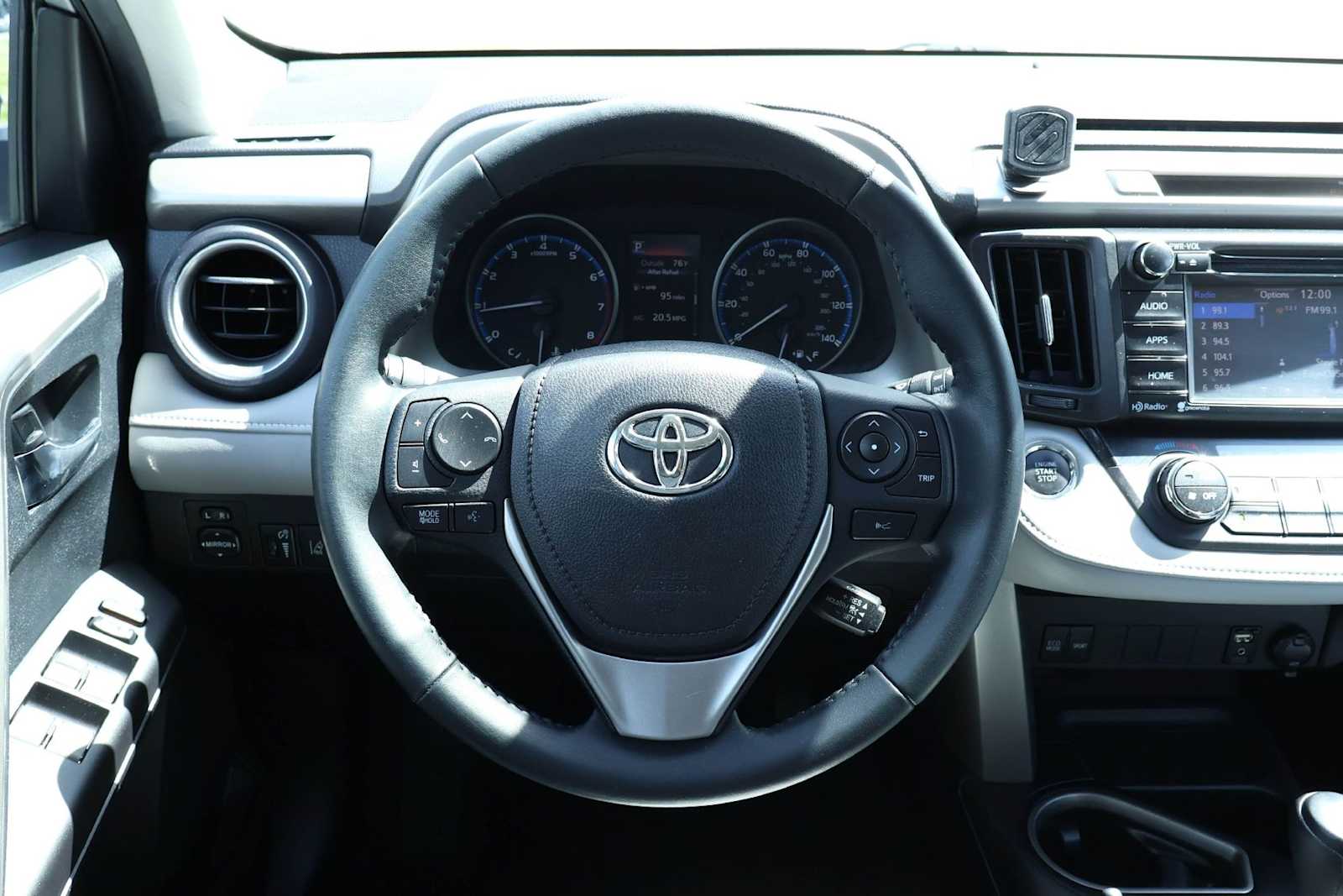 Thumbnail: 2018 Toyota RAV4 - 15