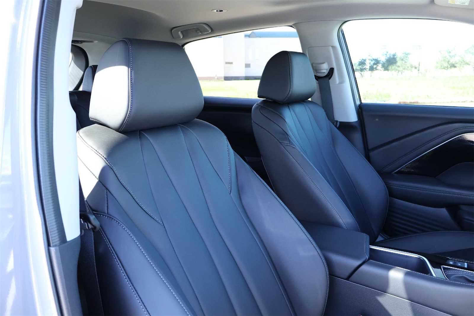 Thumbnail: 2025 Acura ADX - 14