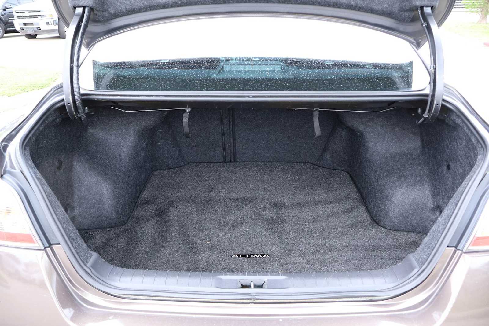 Thumbnail: 2015 Nissan Altima - 19