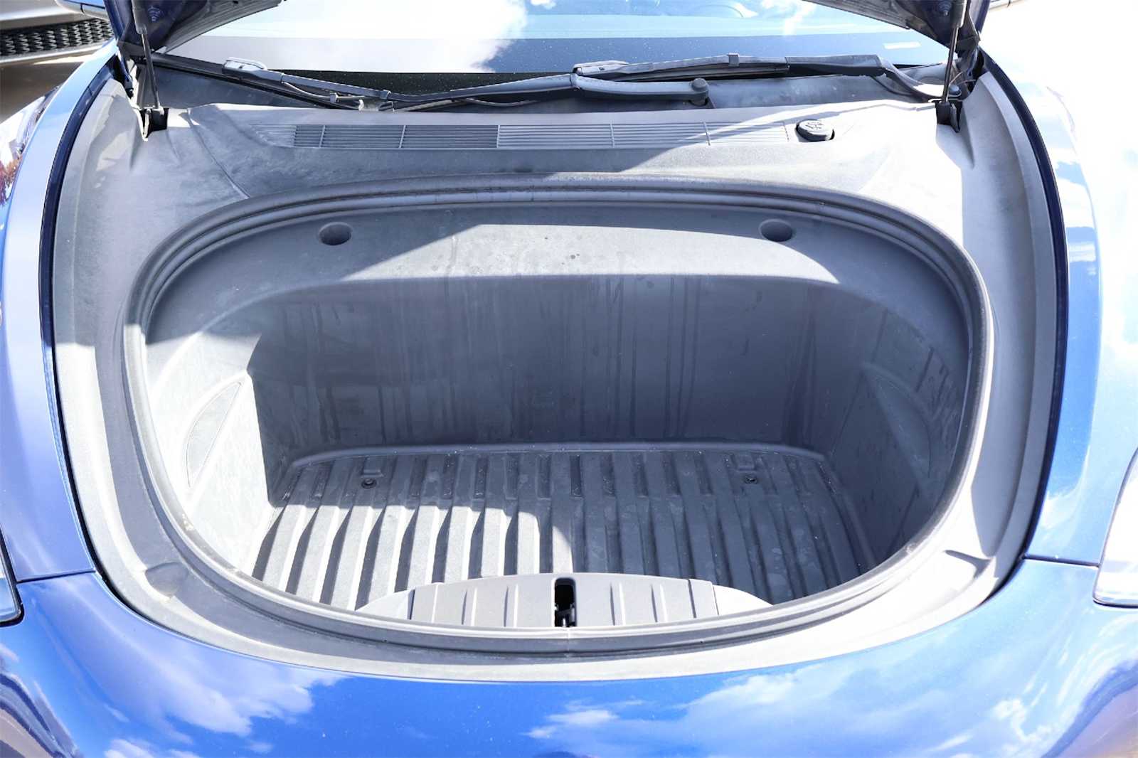 Thumbnail: 2022 Tesla Model 3 - 9