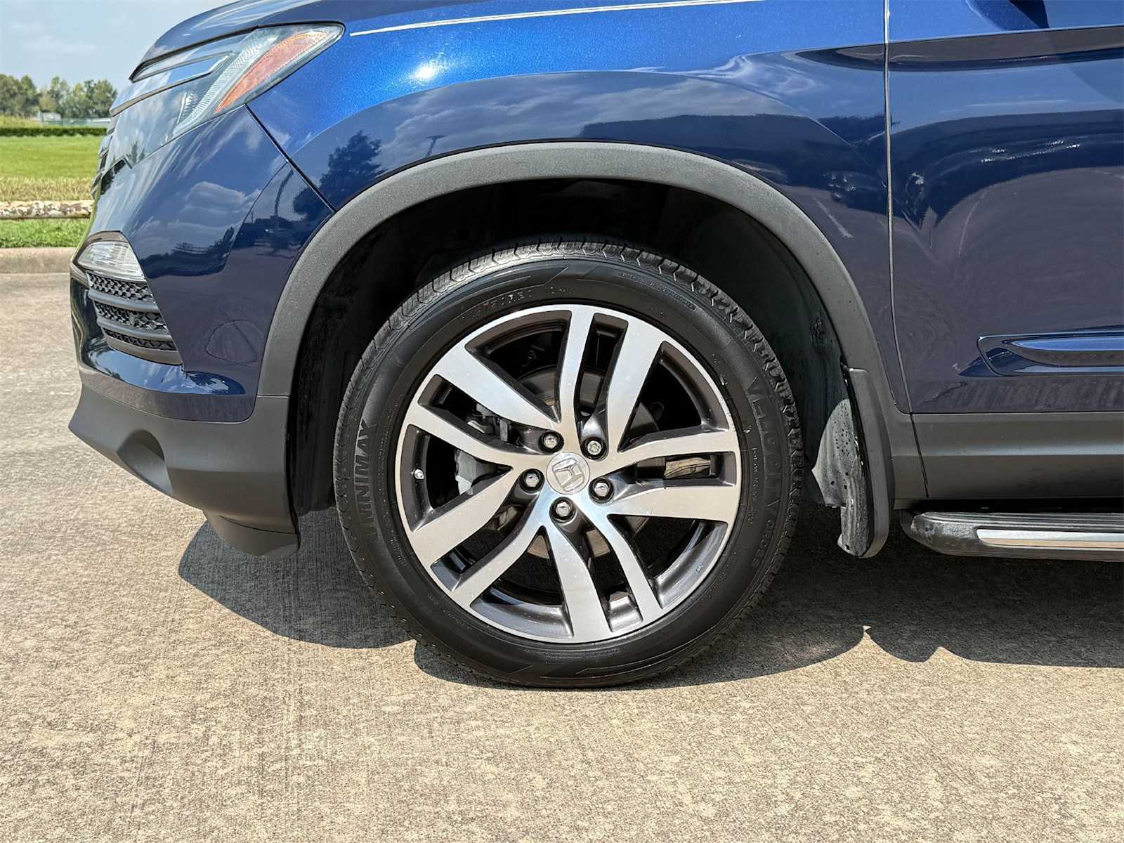 Thumbnail: 2018 Honda Pilot - 8