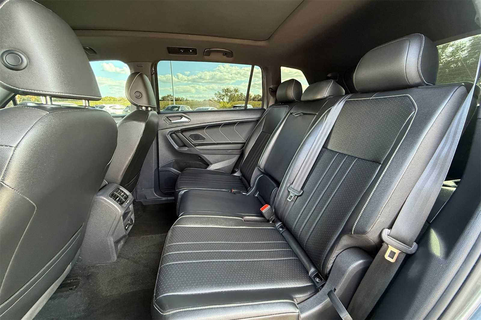 Thumbnail: 2022 Volkswagen Tiguan - 13