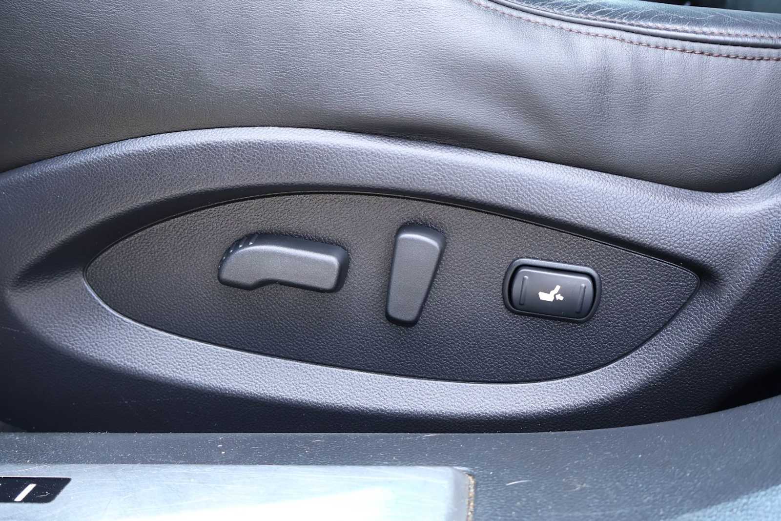 Thumbnail: 2011 INFINITI FX35 - 24