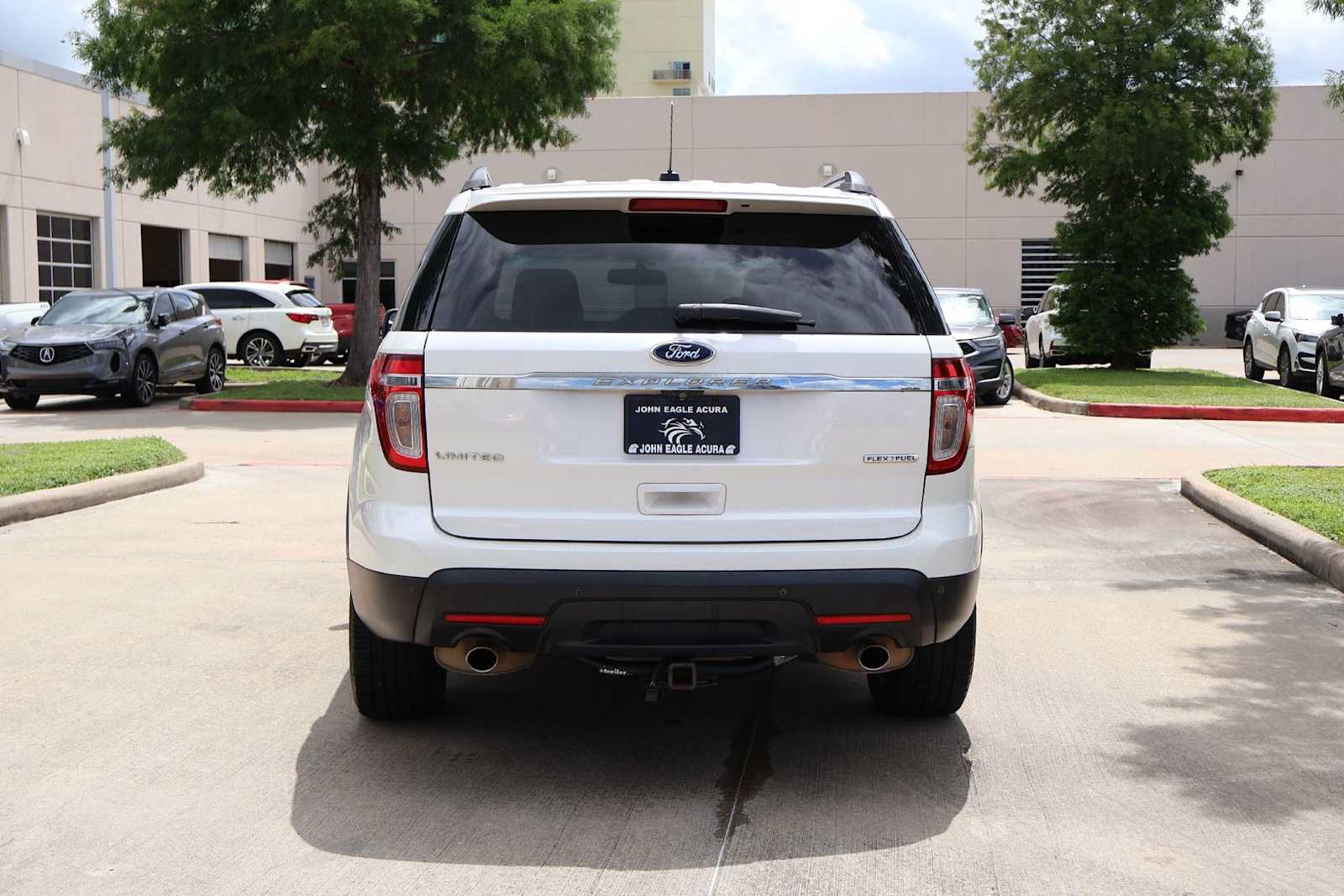 Thumbnail: 2015 Ford Explorer - 5