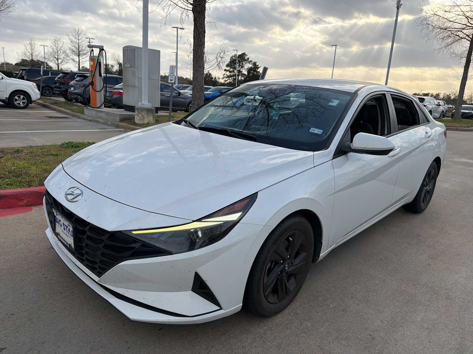 Thumbnail: 2021 Hyundai Elantra - 1