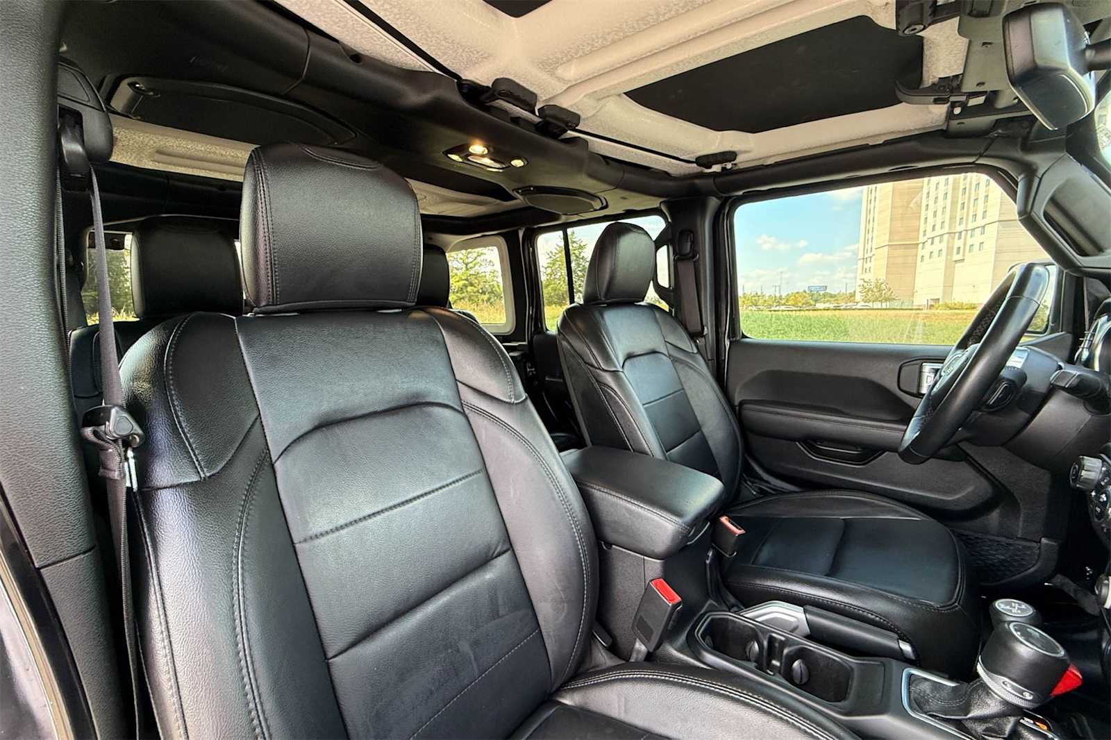 Thumbnail: 2021 Jeep Wrangler - 14