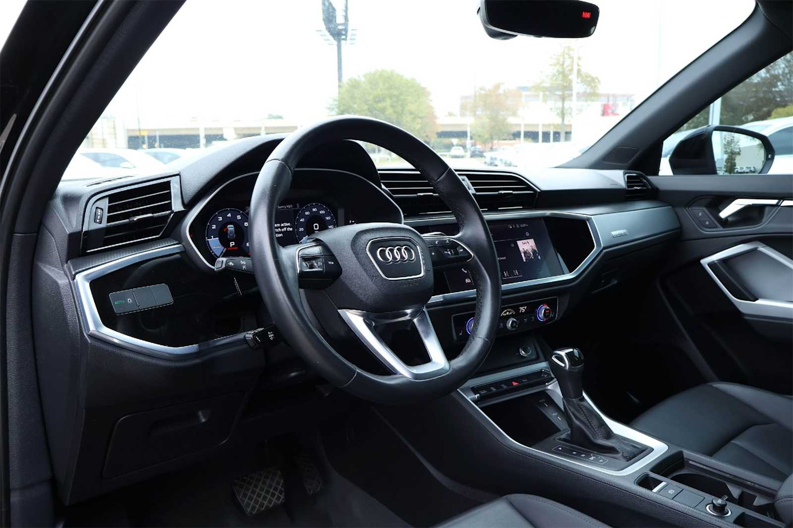 Thumbnail: 2022 Audi Q3 - 2