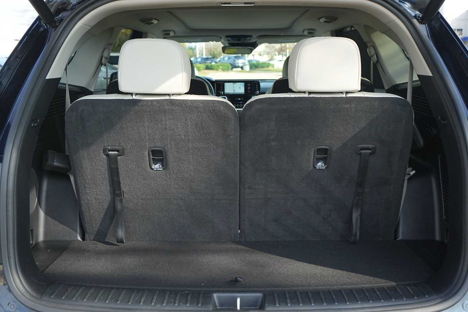 Thumbnail: 2023 Kia Sorento - 27