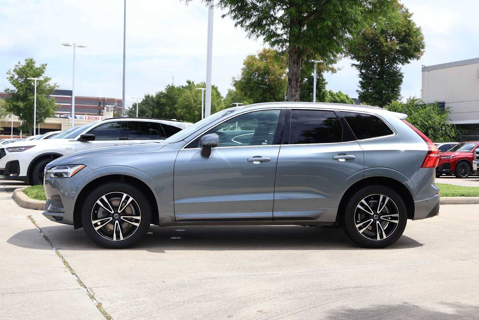 Thumbnail: 2018 Volvo XC60 - 3