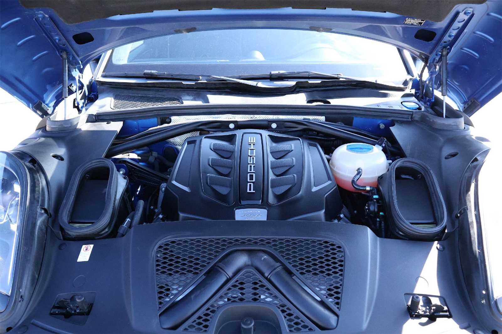 Thumbnail: 2017 Porsche Macan - 9