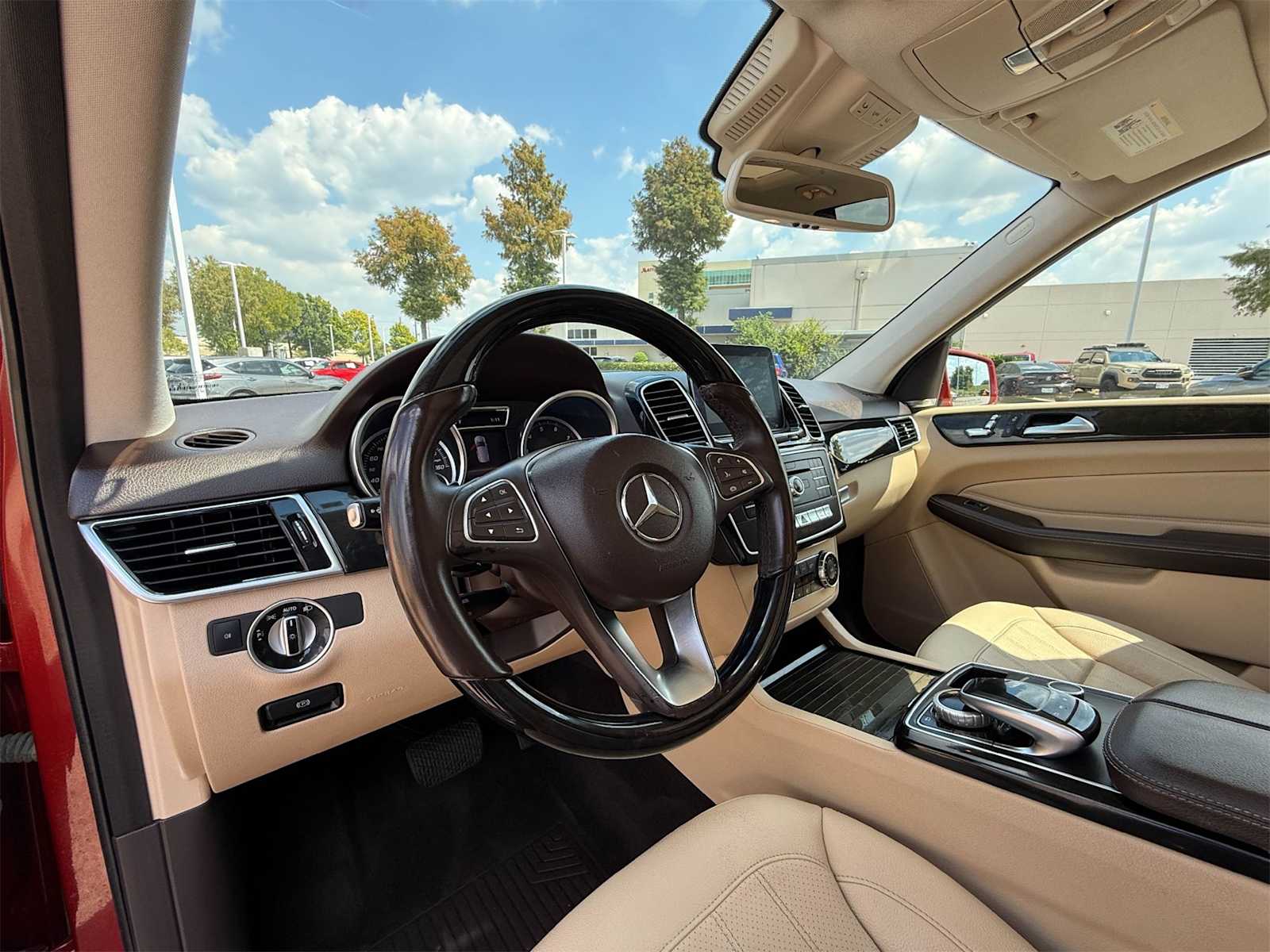 Thumbnail: 2018 Mercedes-Benz GLE - 2