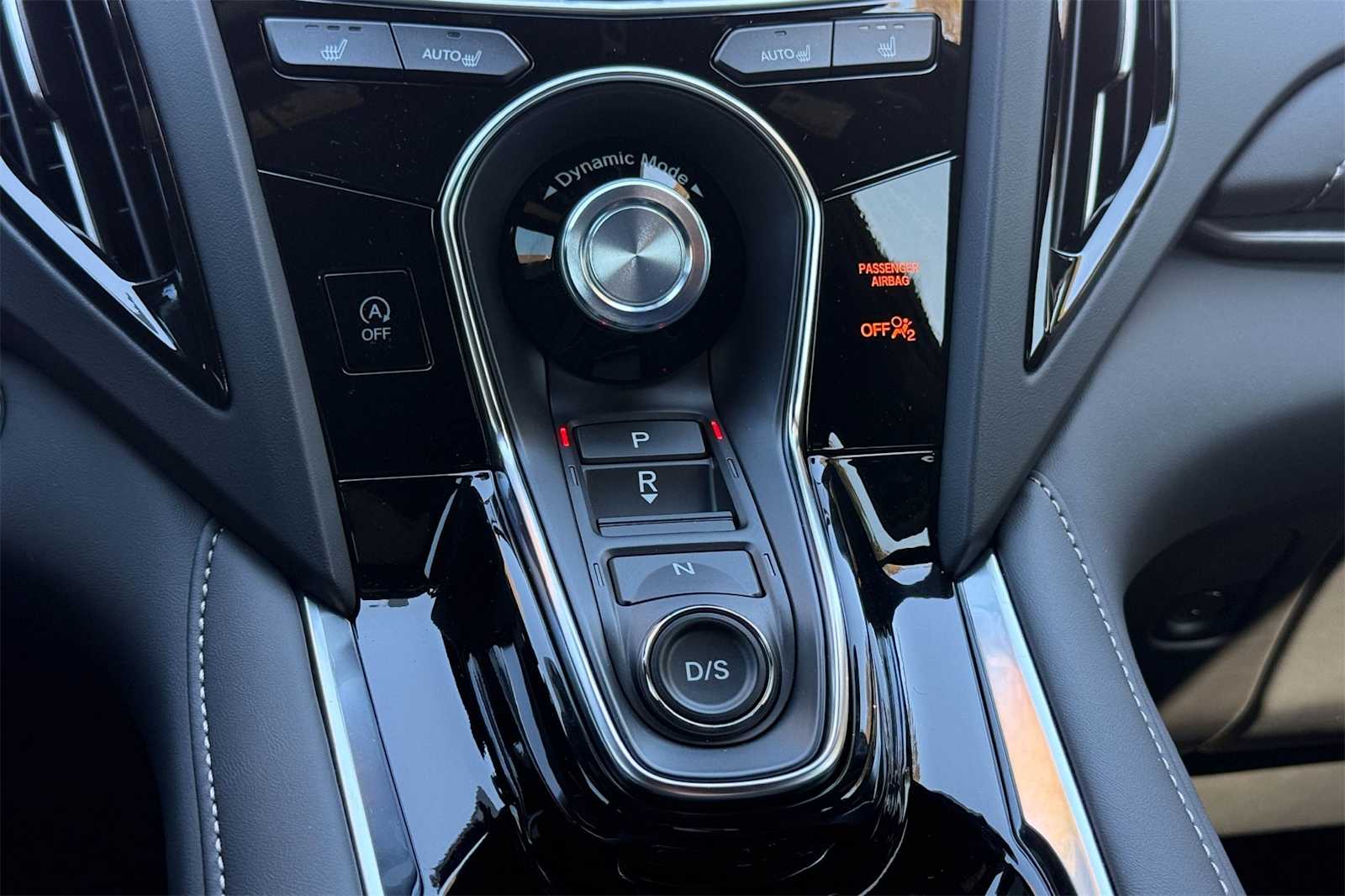 Thumbnail: 2025 Acura RDX - 17