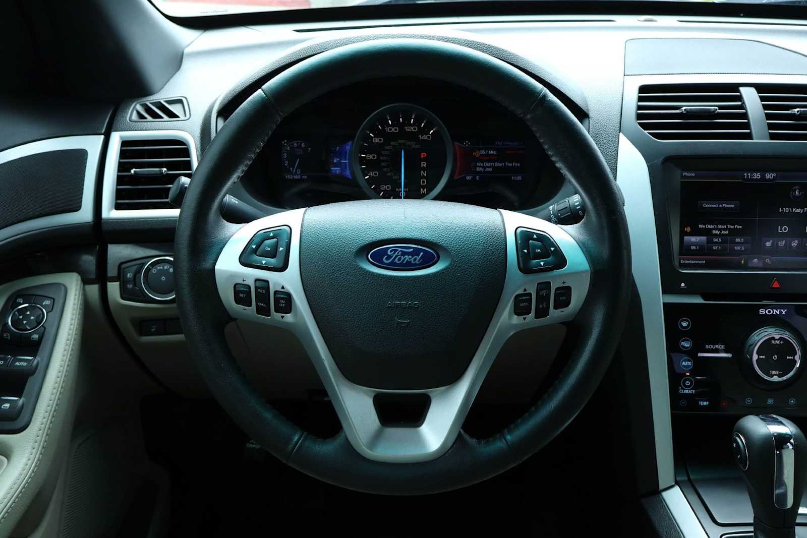 Thumbnail: 2015 Ford Explorer - 15