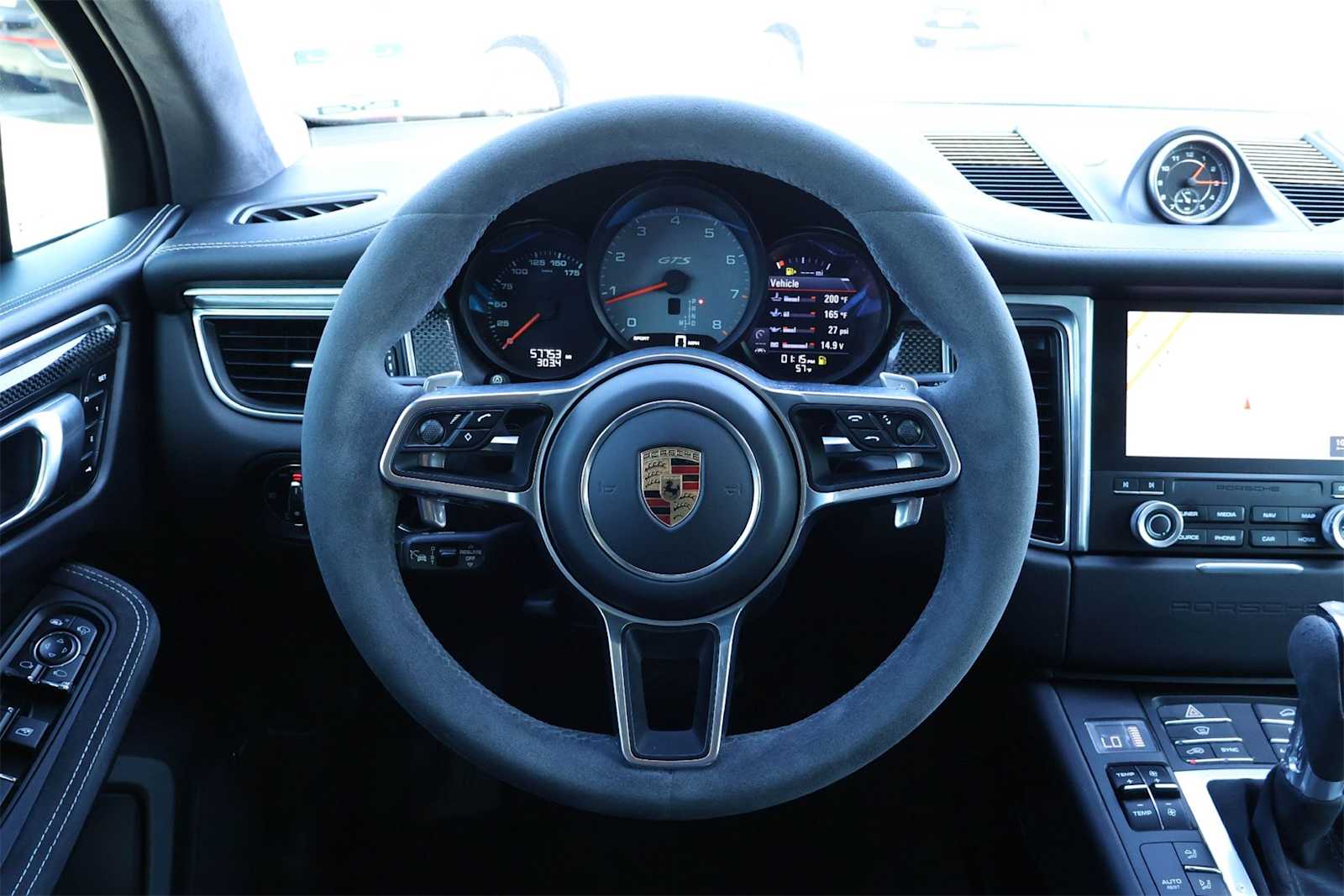 Thumbnail: 2017 Porsche Macan - 15