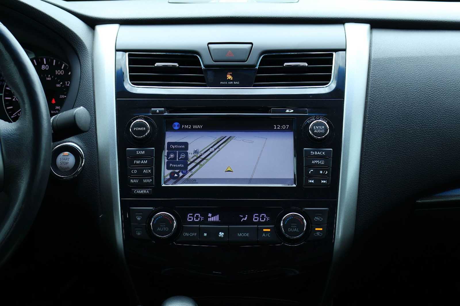 Thumbnail: 2015 Nissan Altima - 16