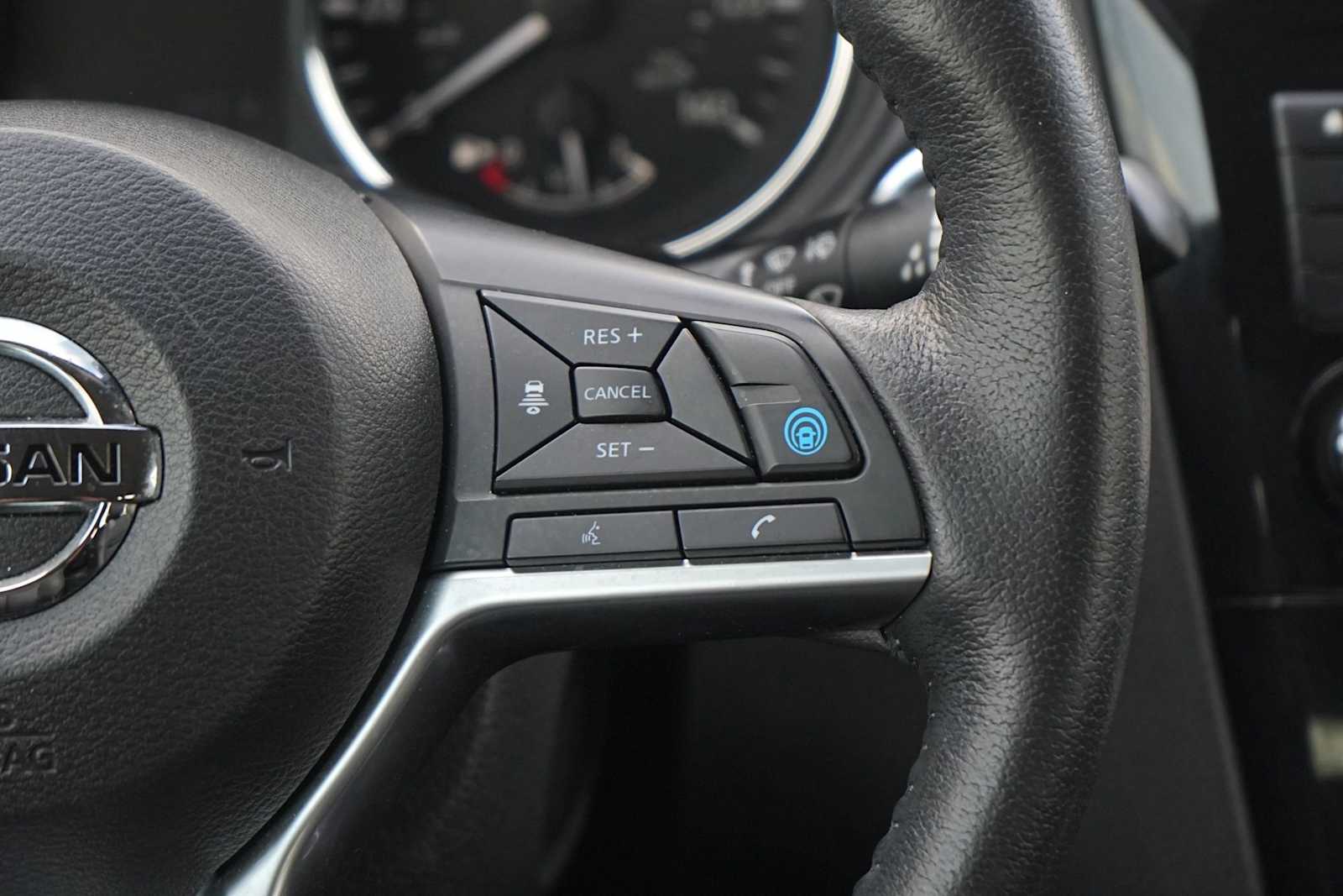 Thumbnail: 2019 Nissan Rogue - 18