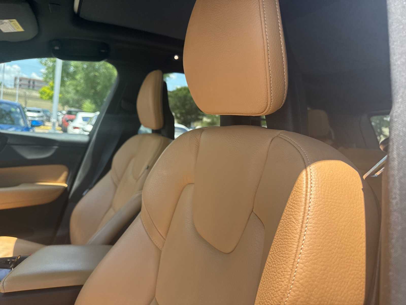 Thumbnail: 2018 Volvo XC60 - 6