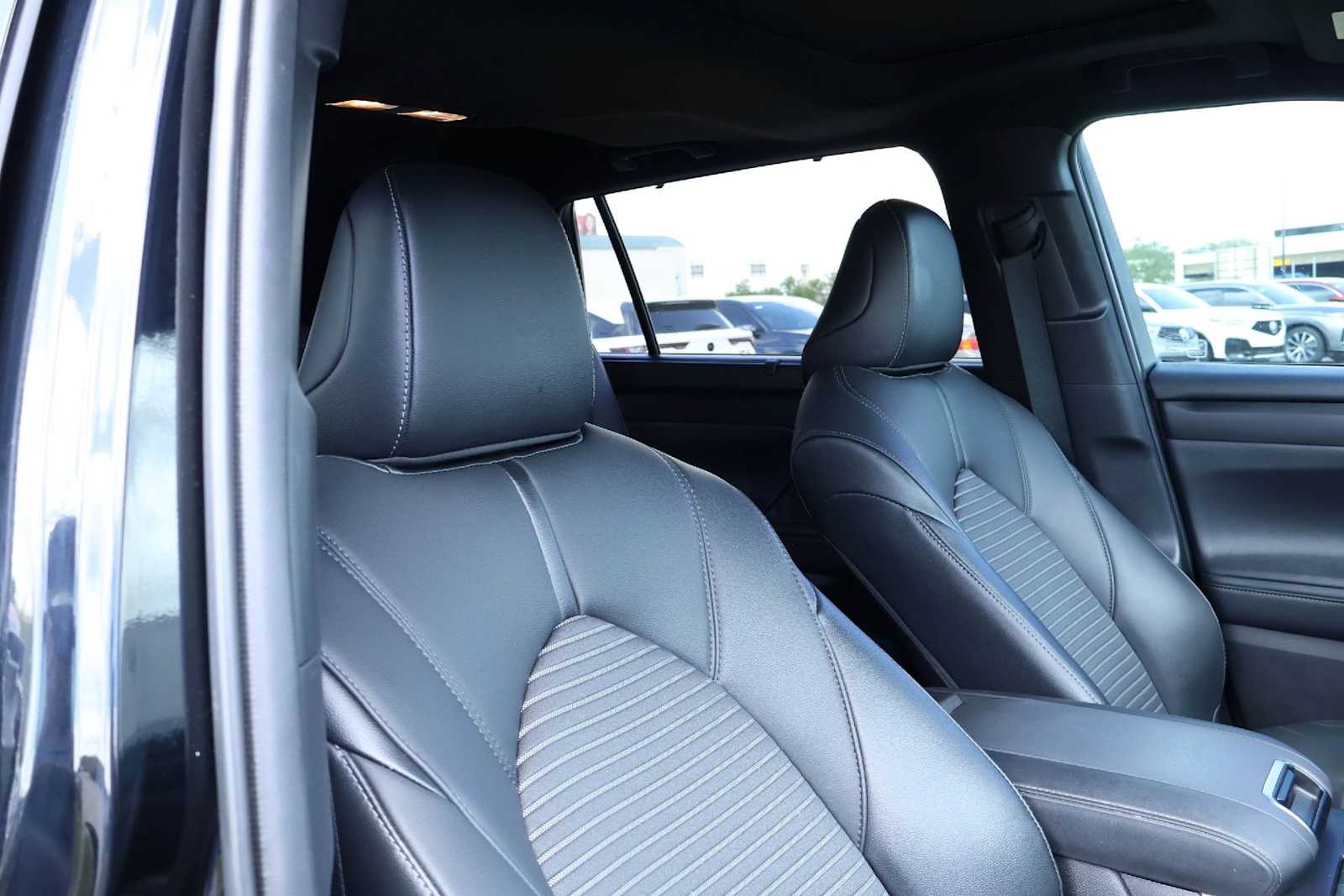 Thumbnail: 2021 Toyota Highlander - 14