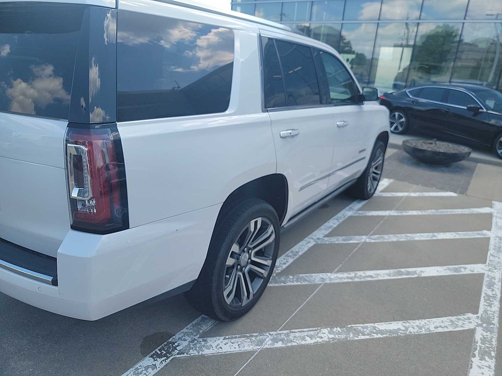 Thumbnail: 2019 GMC Yukon - 4