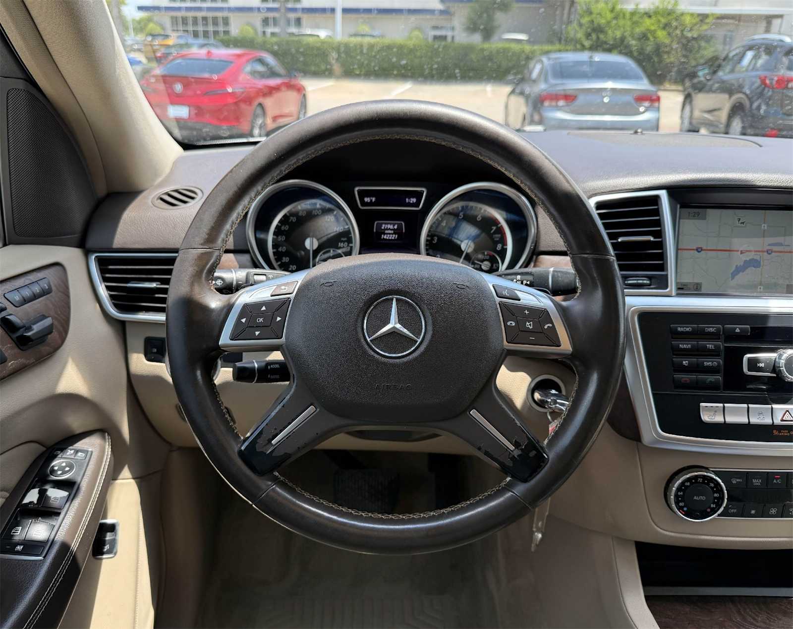 Thumbnail: 2015 Mercedes-Benz M-Class - 15