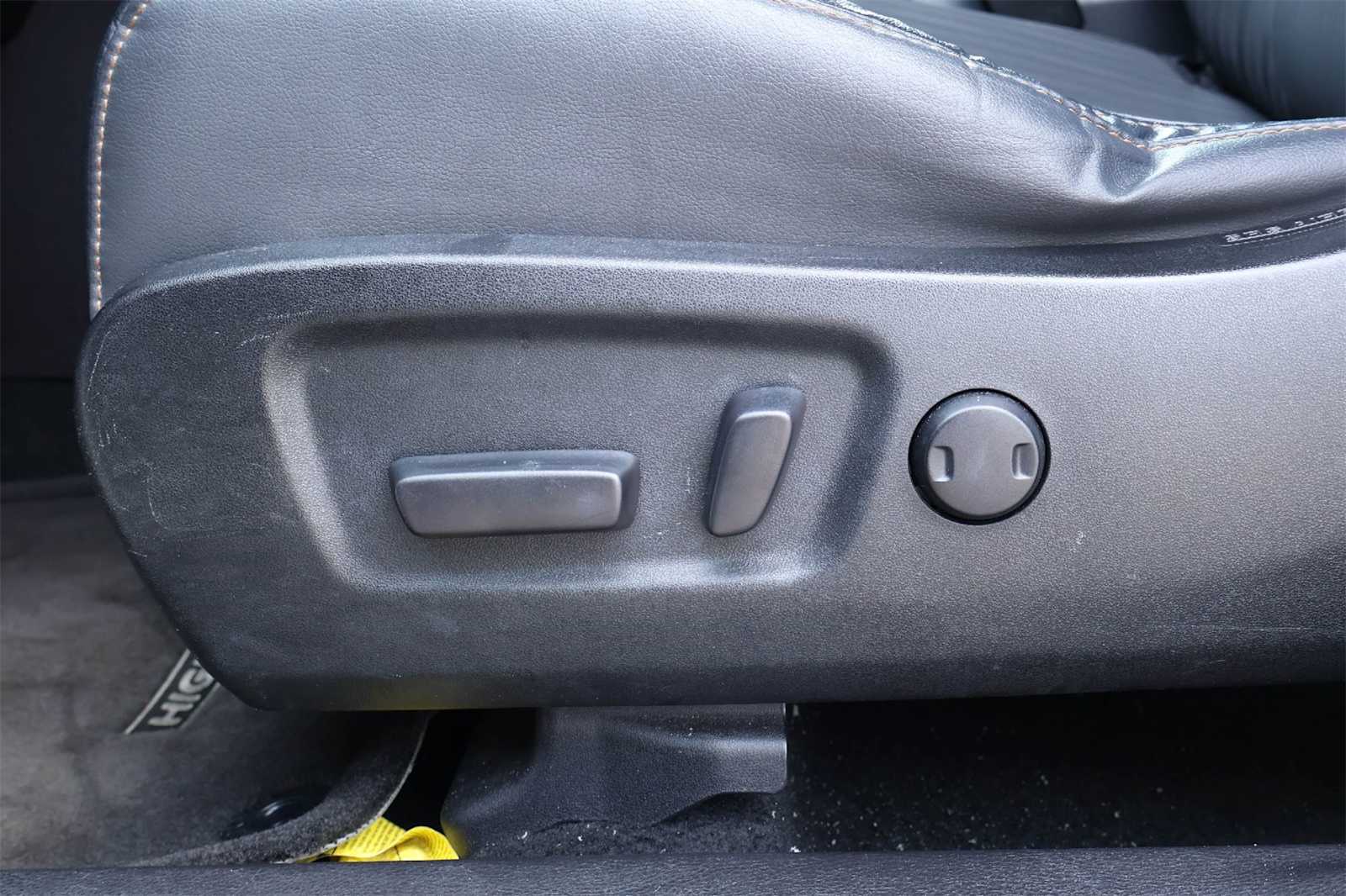 Thumbnail: 2018 Toyota Highlander - 24