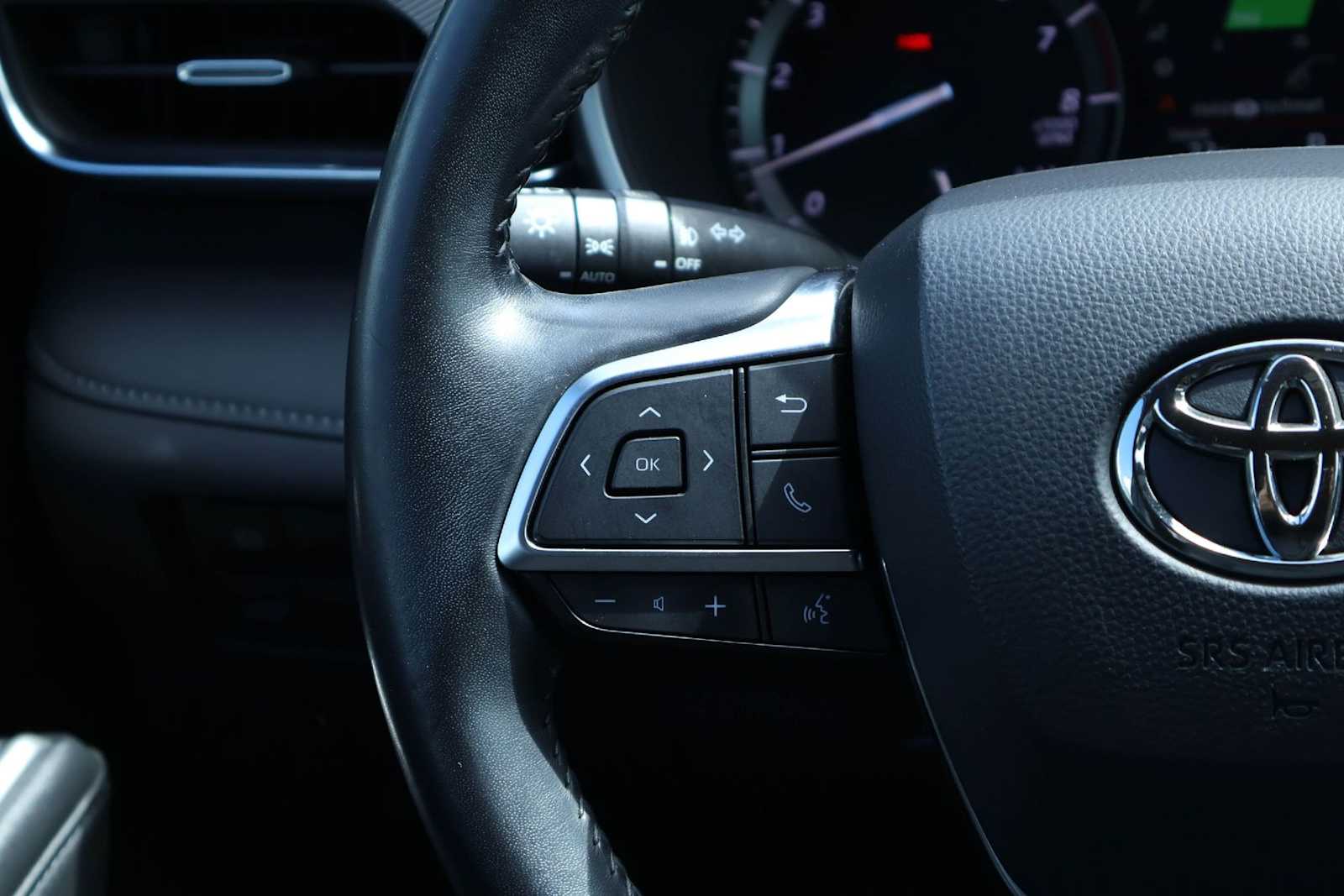 Thumbnail: 2021 Toyota Highlander - 22