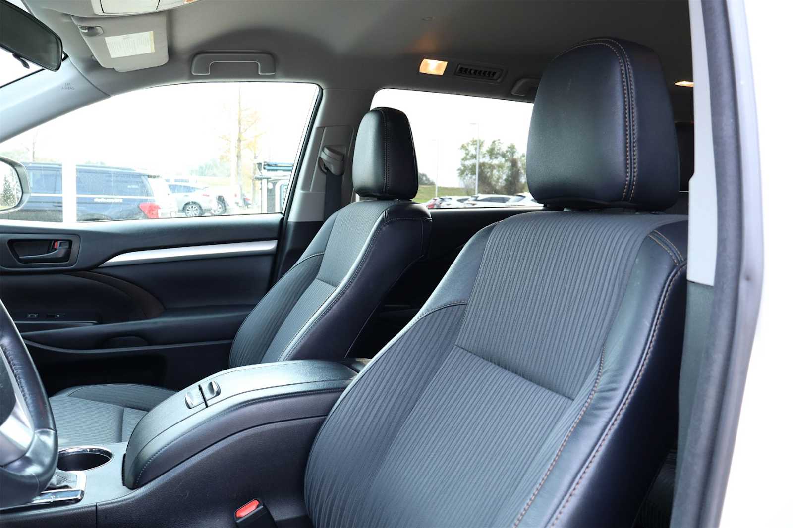 Thumbnail: 2018 Toyota Highlander - 11