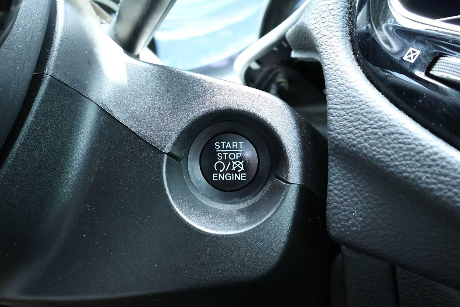 Thumbnail: 2018 Jeep Compass - 25