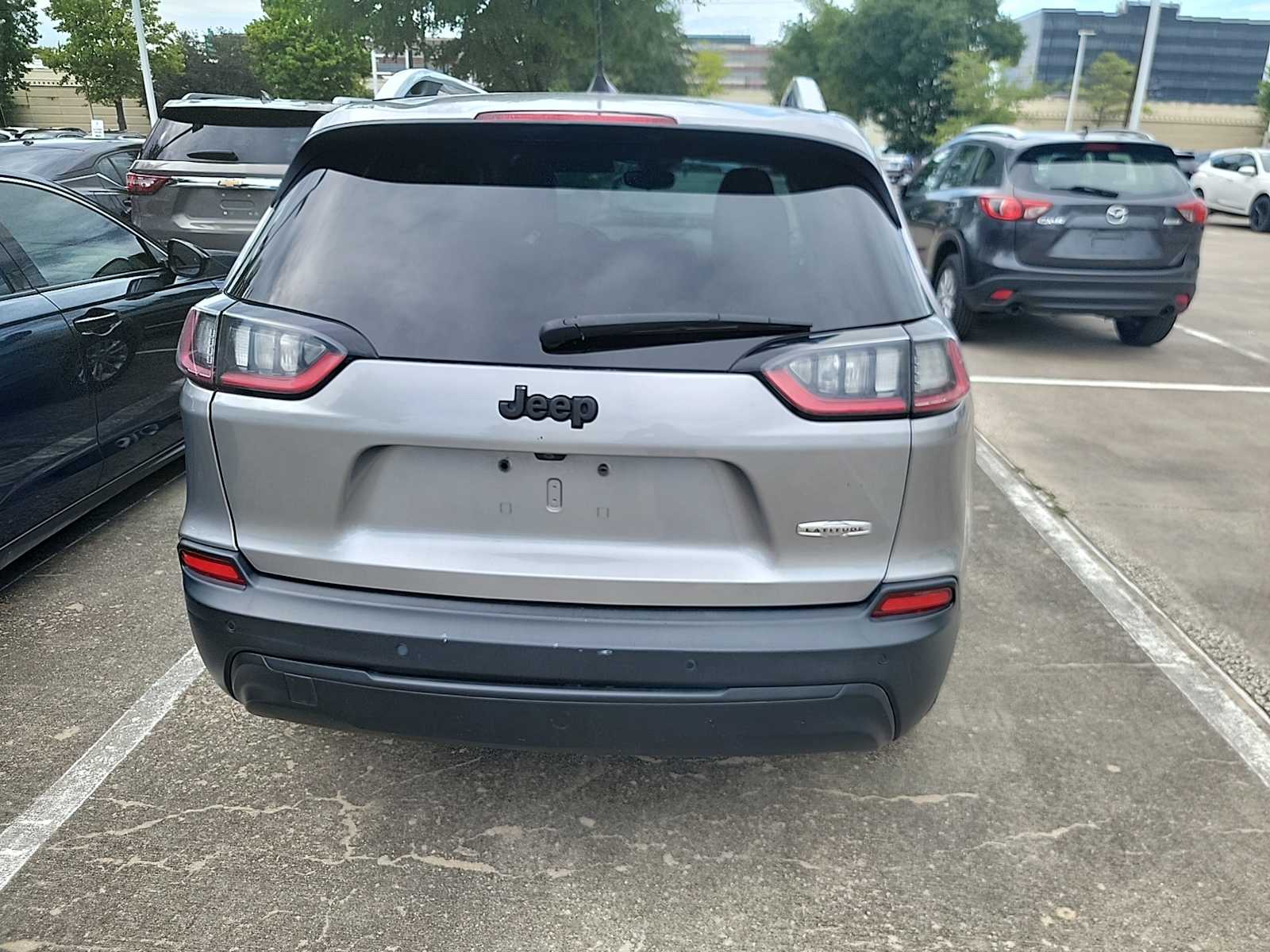 Thumbnail: 2020 Jeep Cherokee - 6