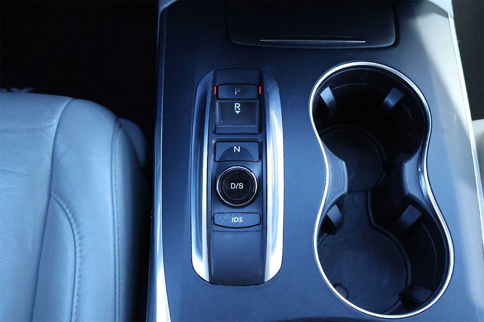 Thumbnail: 2016 Acura MDX - 17