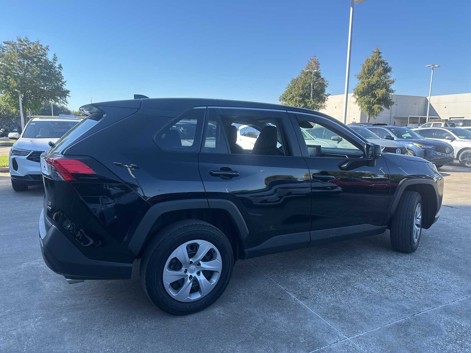 Thumbnail: 2022 Toyota RAV4 - 5