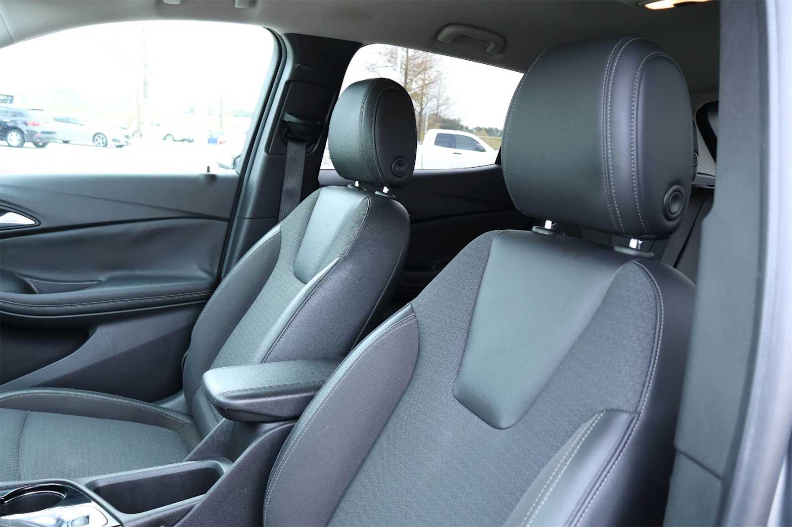 Thumbnail: 2020 Buick Encore GX - 11