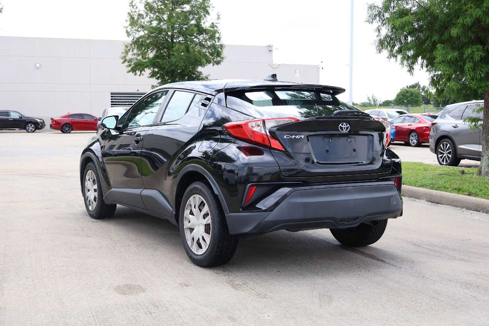 Thumbnail: 2019 Toyota C-HR - 4