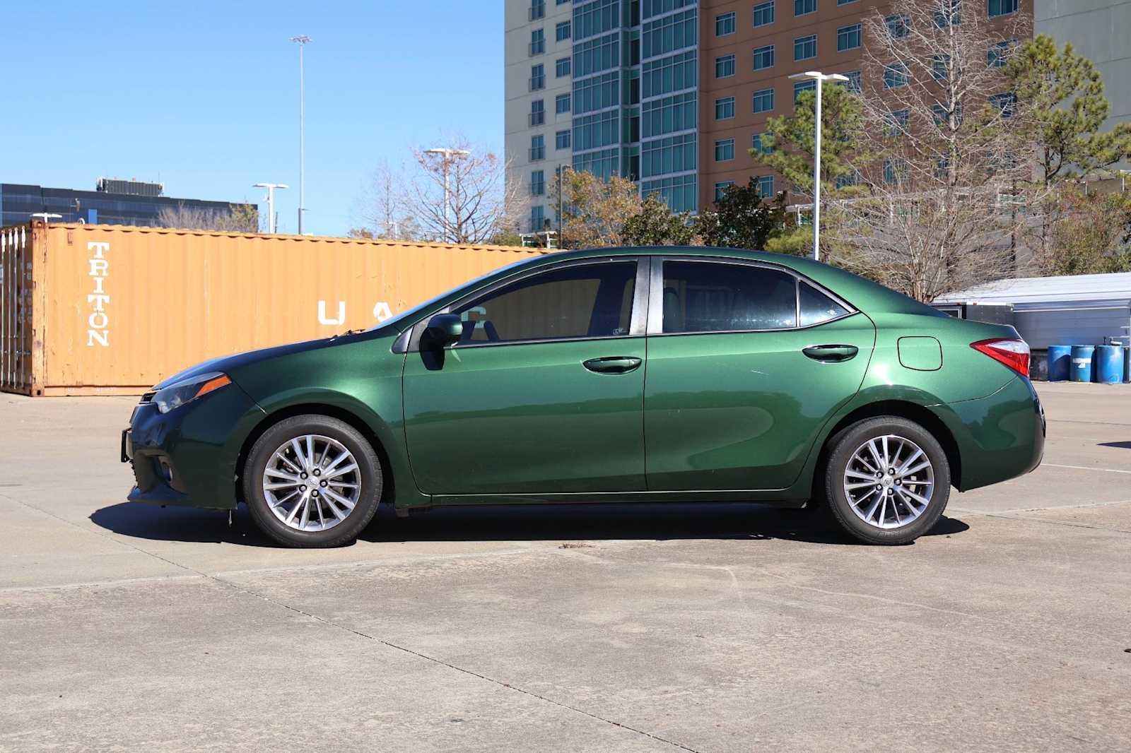 Thumbnail: 2015 Toyota Corolla - 3