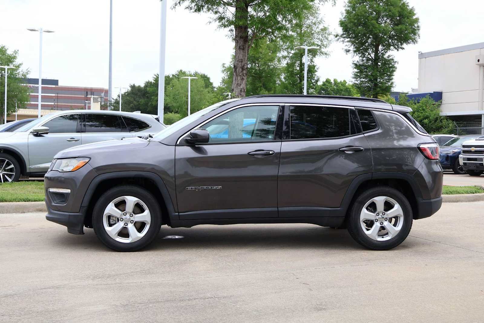 Thumbnail: 2019 Jeep Compass - 3