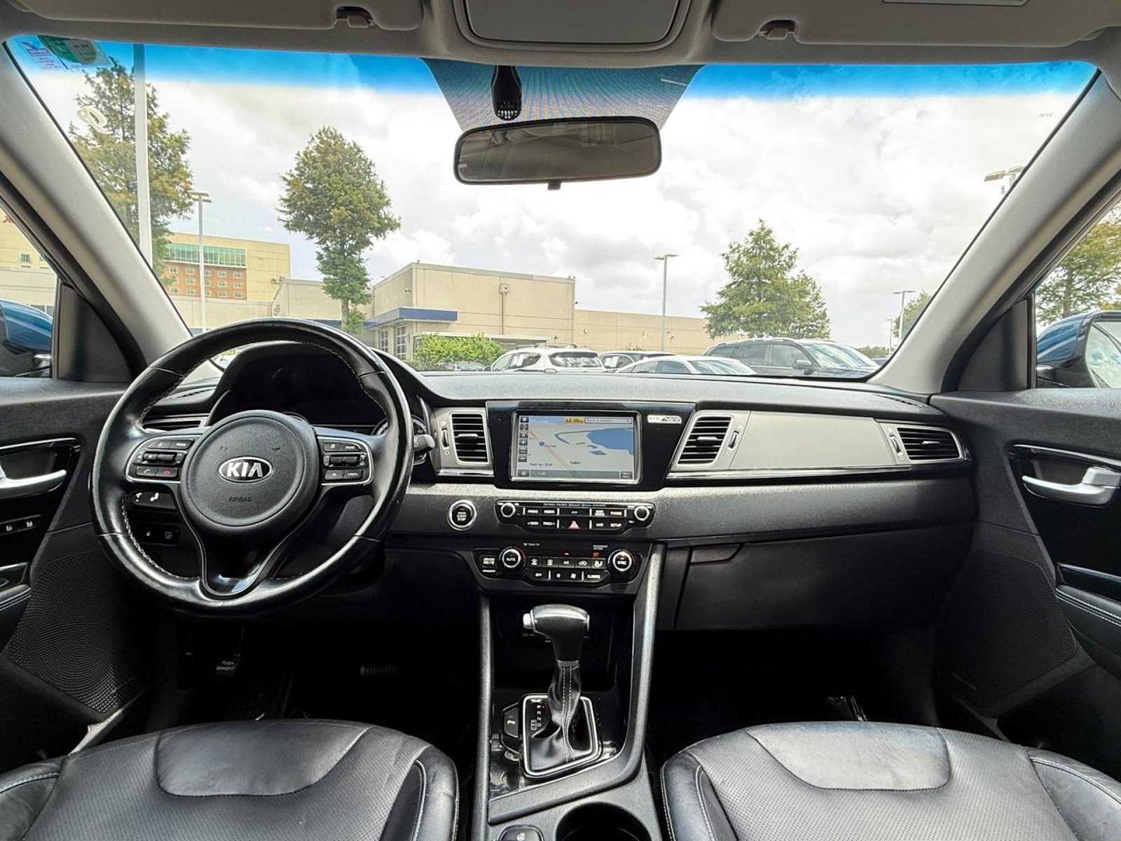 2017 Kia Niro Touring 10