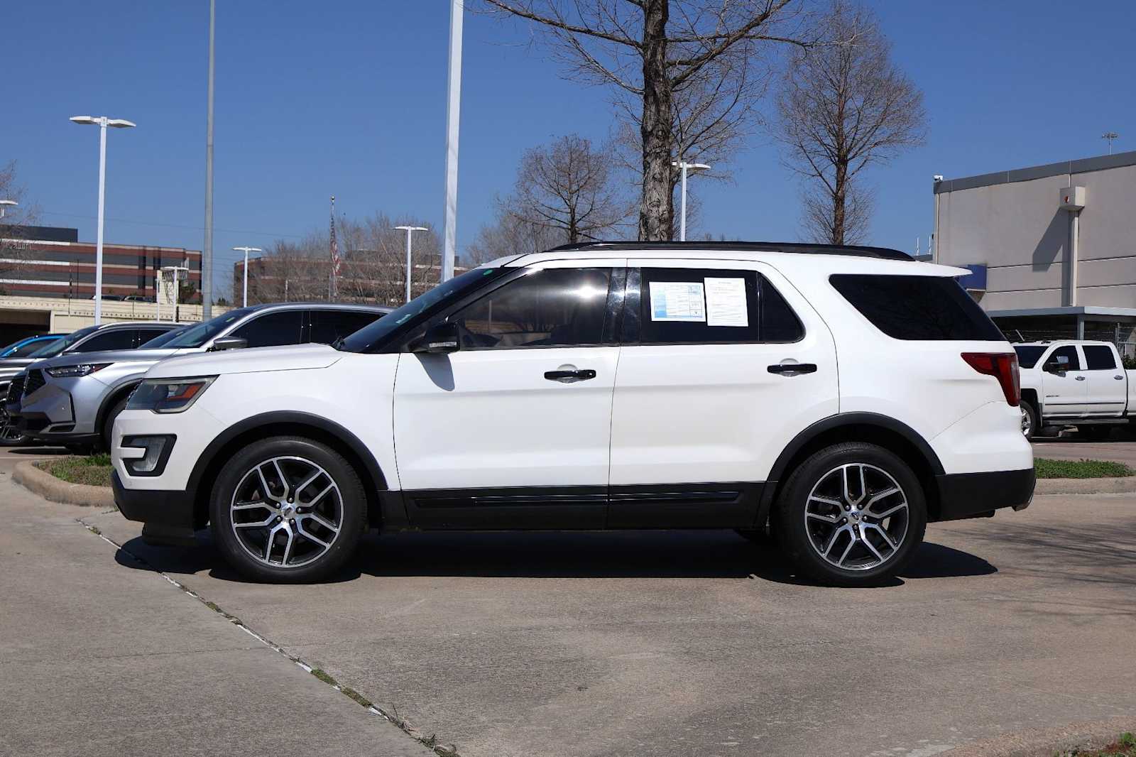 Thumbnail: 2017 Ford Explorer - 3