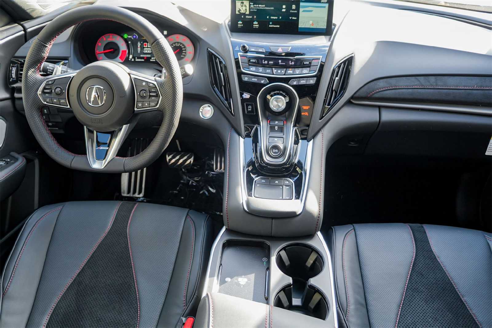 Thumbnail: 2025 Acura RDX - 10