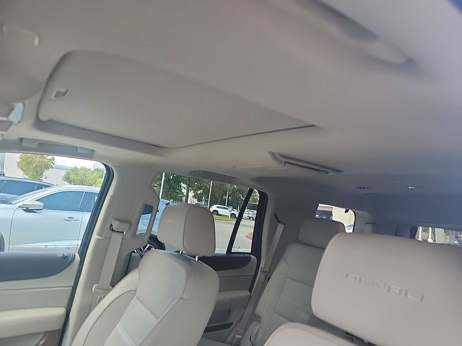 Thumbnail: 2019 GMC Yukon - 8