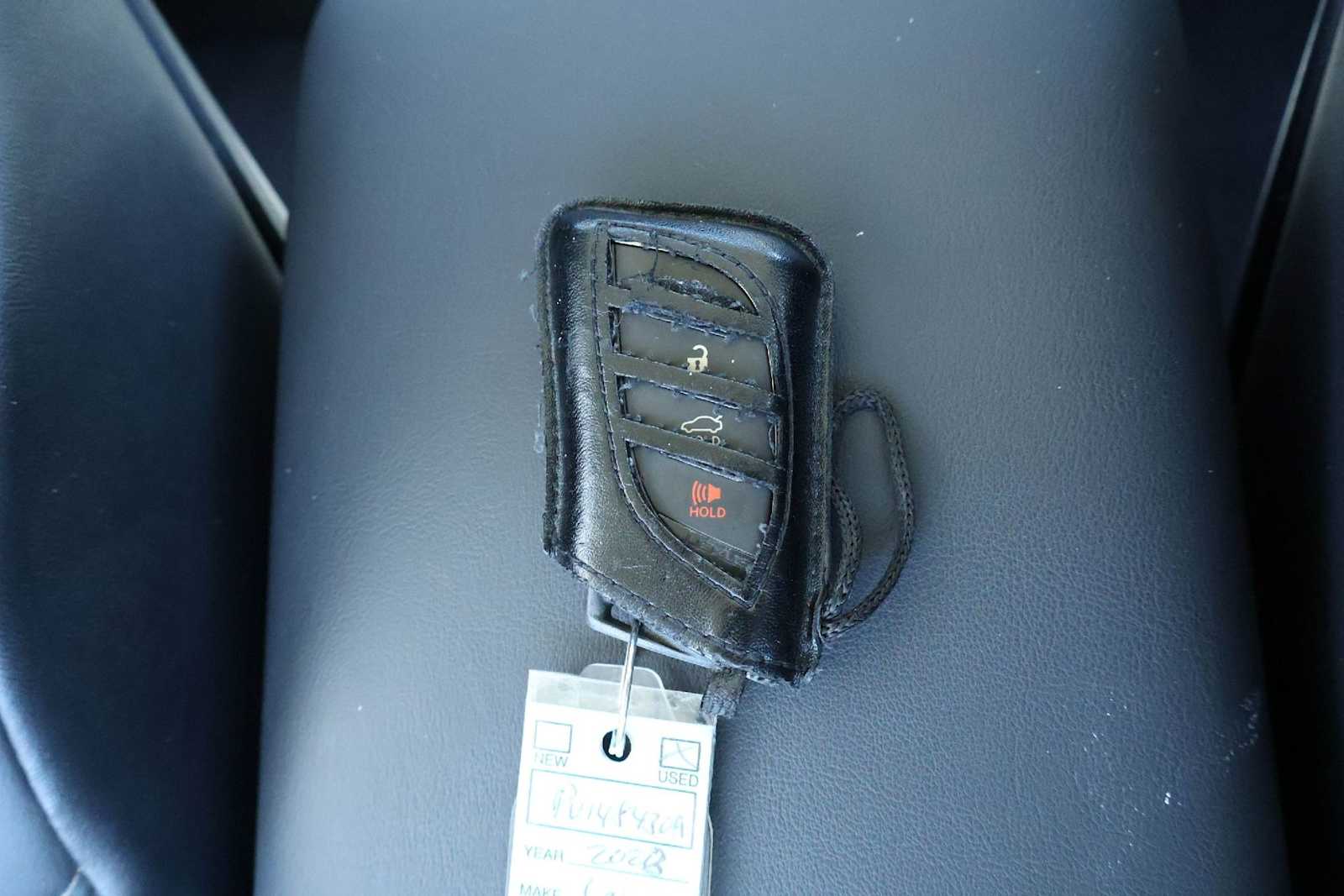 Thumbnail: 2023 Lexus ES - 20