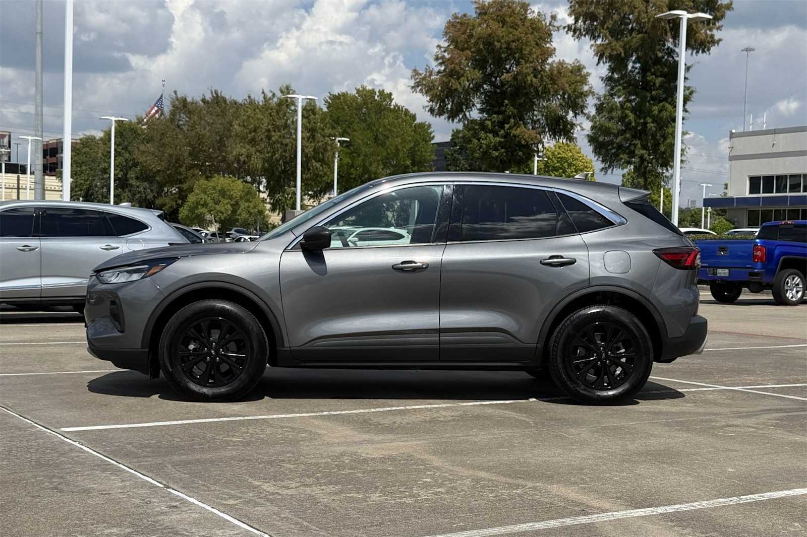 Thumbnail: 2023 Ford Escape - 3