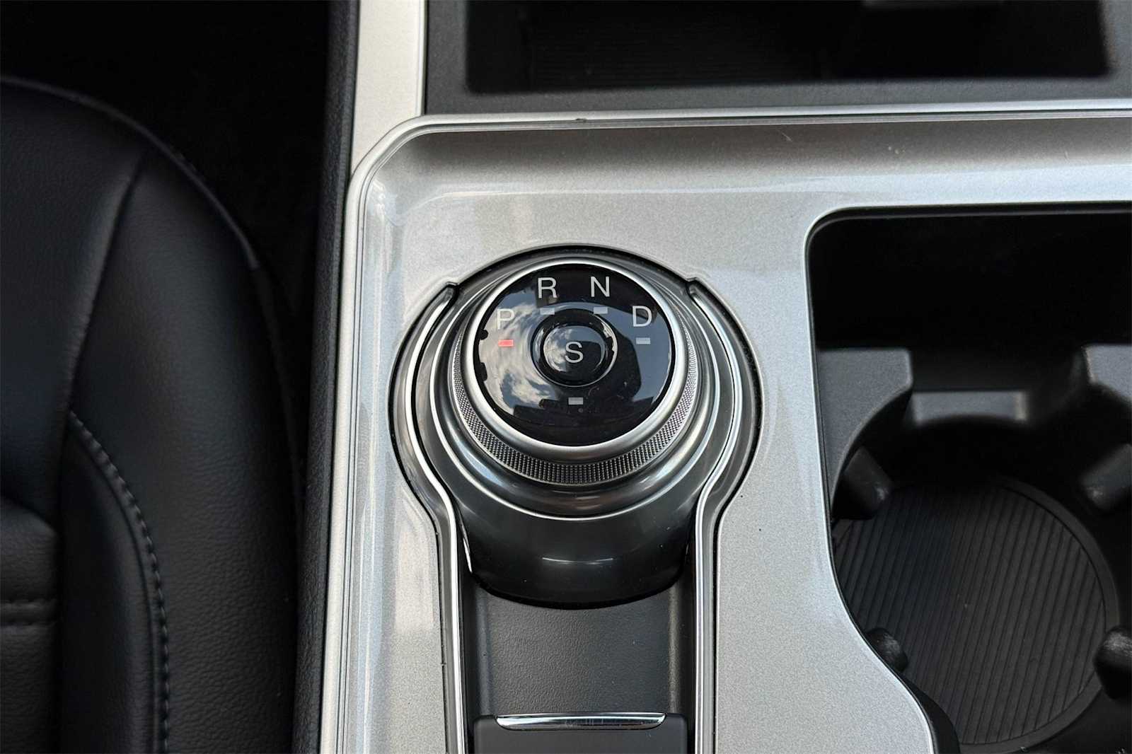 Thumbnail: 2023 Ford Edge - 17