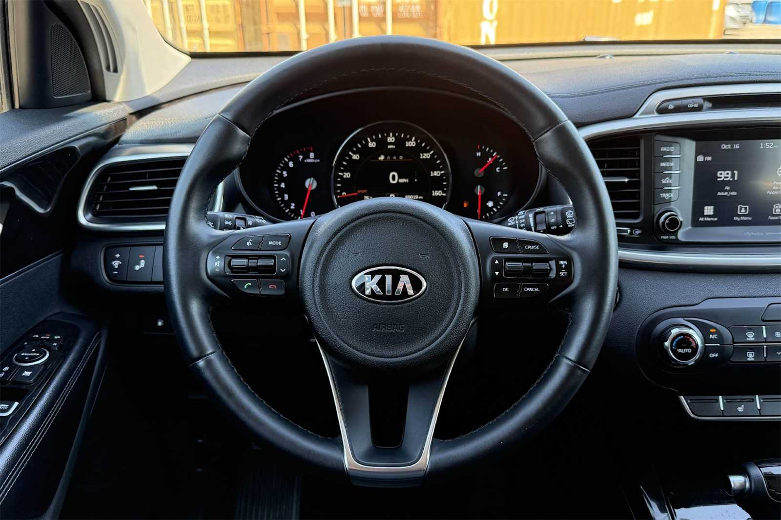 Thumbnail: 2018 Kia Sorento - 15