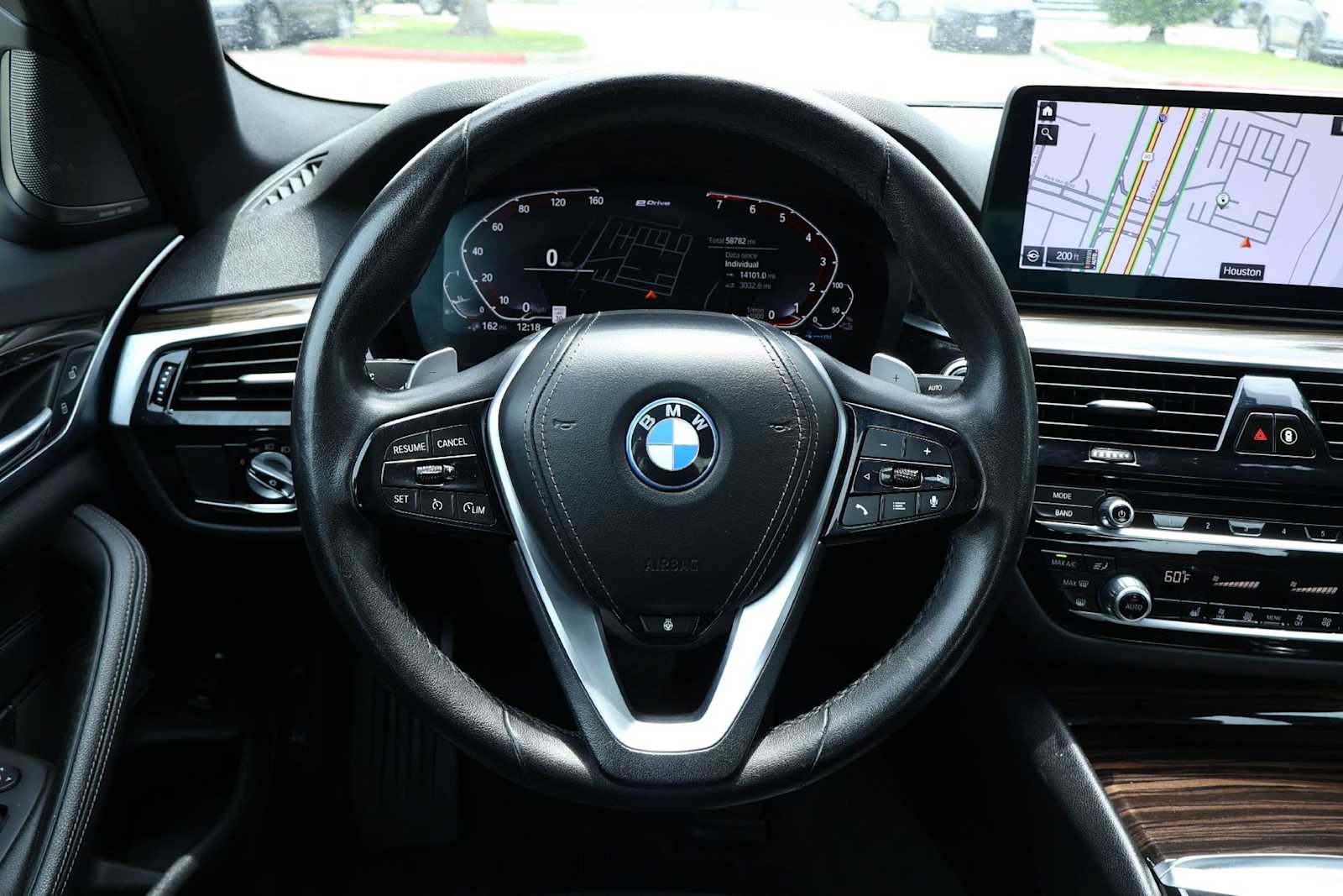 Thumbnail: 2023 BMW 5 Series - 14